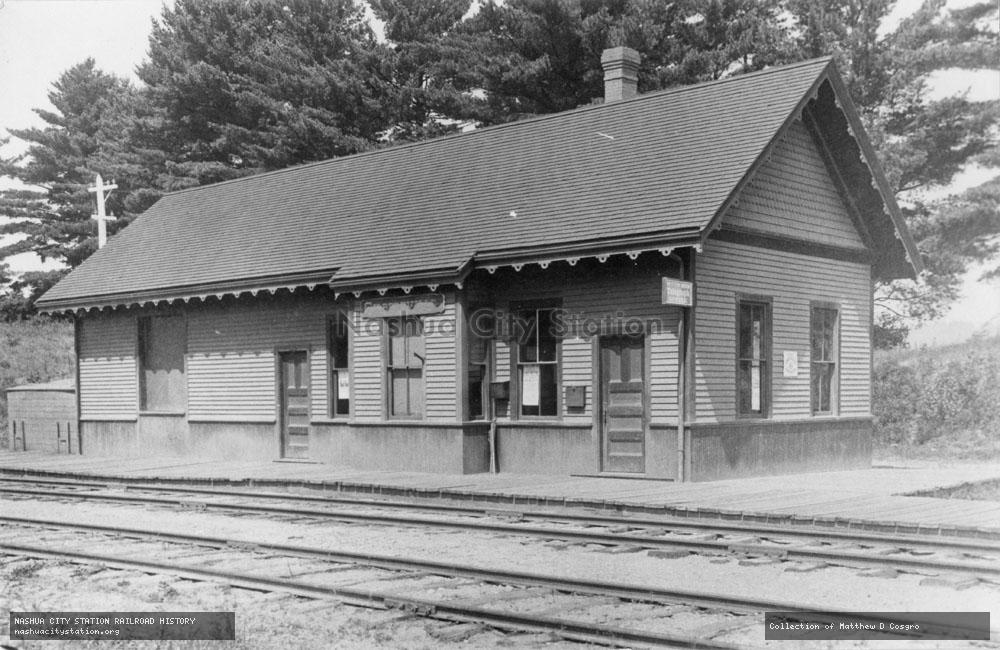 Postcard: Gilbertville station